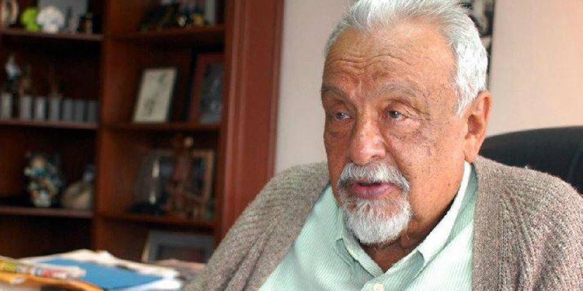 El fútbol y la política de Ecuador despiden a Rodrigo Paz