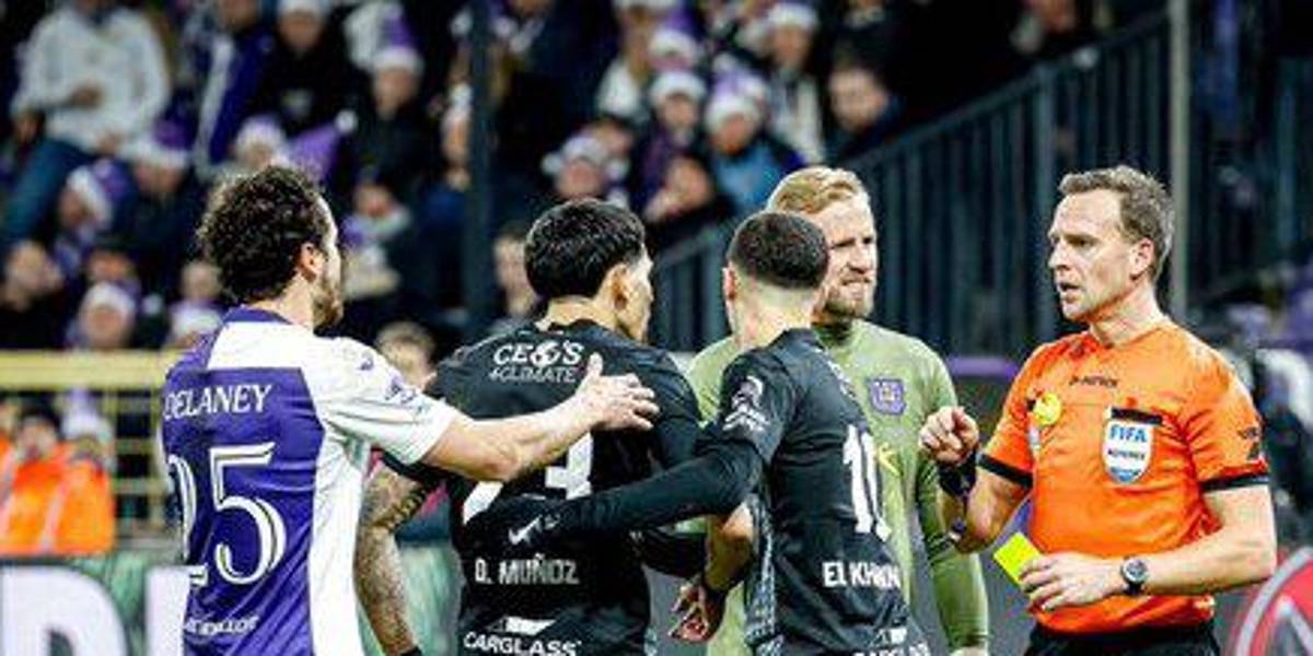 El partido del Anderlecht y Genk, por la liga de Bélgica, se repetirá por un error arbitral