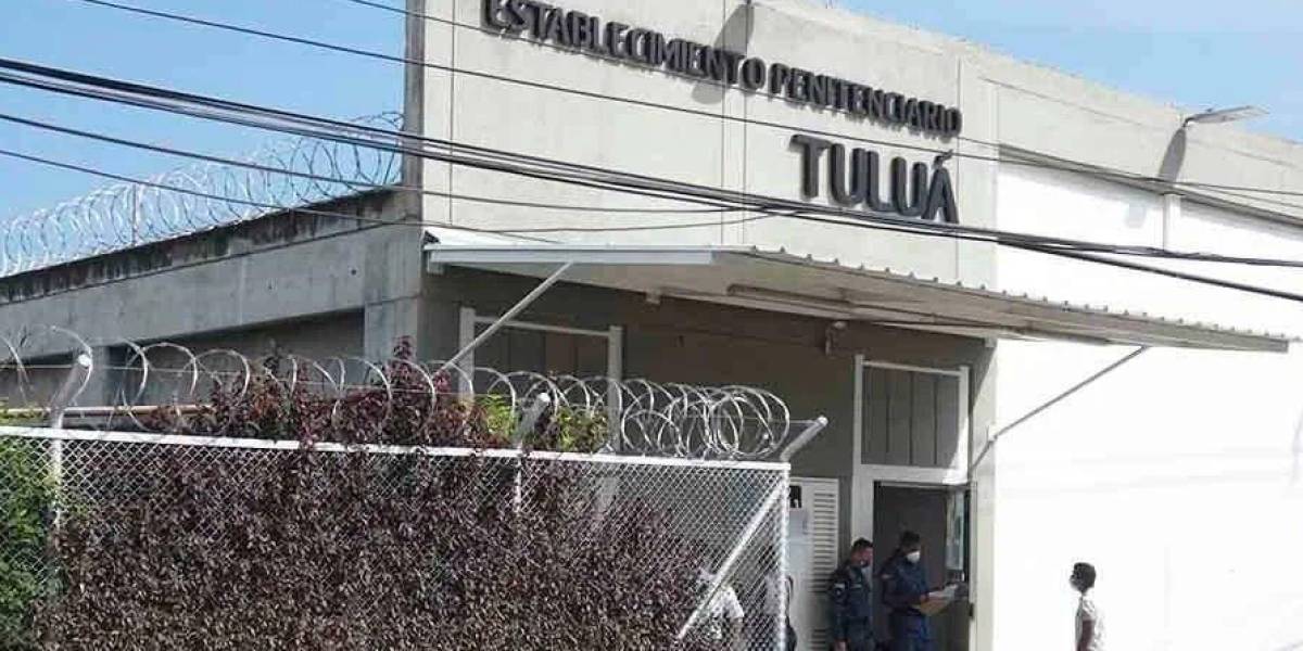 Incendio en cárcel colombiana deja al menos 49 muertos