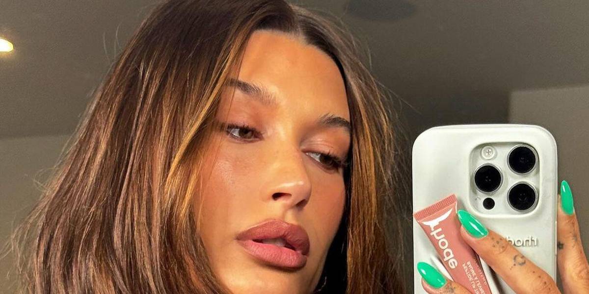 Hailey Bieber reveló su nuevo anillo de diamantes tras renovar sus votos con Justin