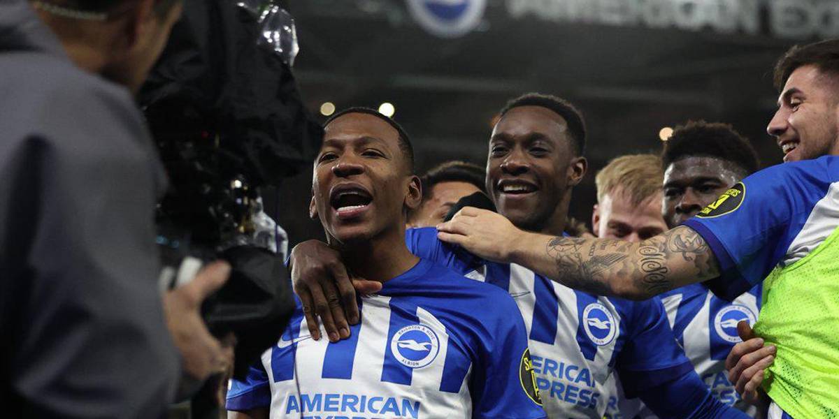 Pervis Estupiñán fue alabado por su rendimiento después de su lesión por un jugador del Brighton