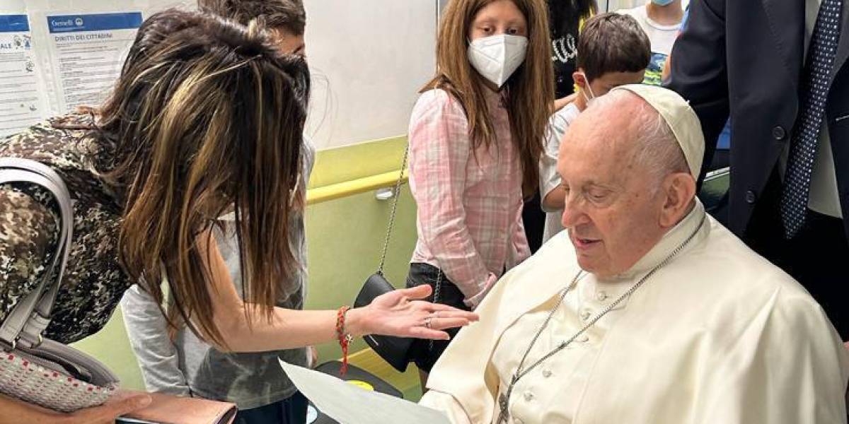 El papa Francisco se recupera satisfactoriamente de su operación y pronto será dado de alta