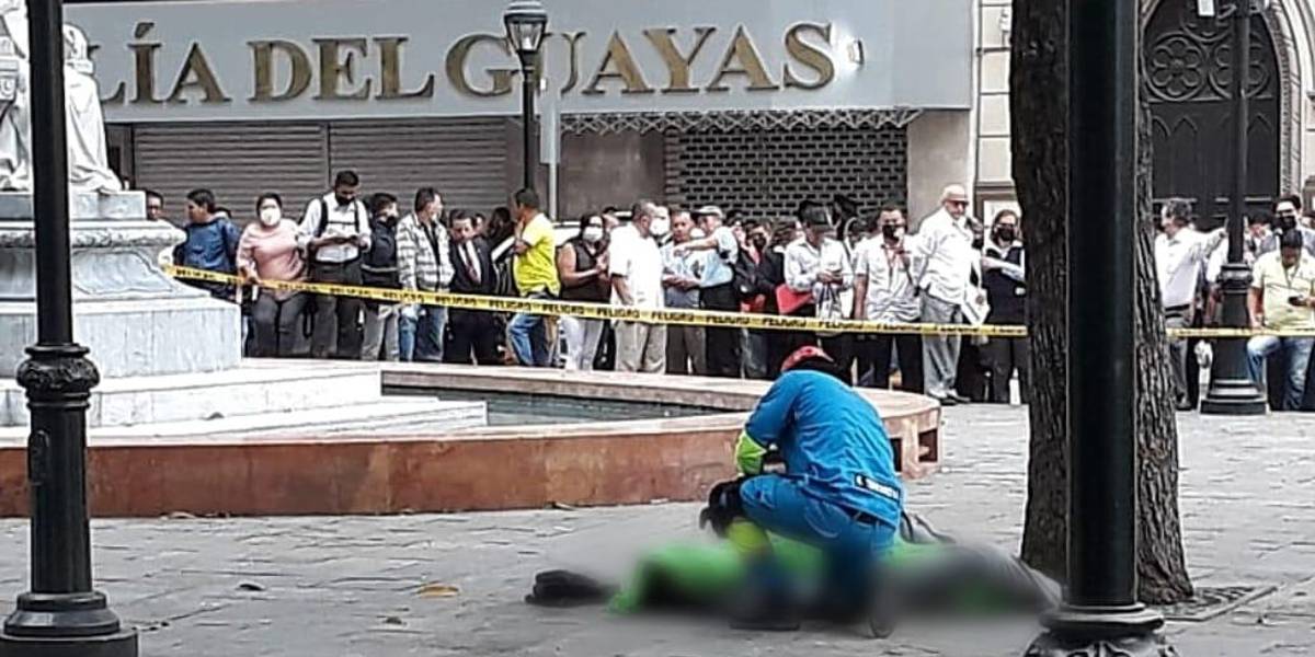 Asesinan a fiscal afuera del edificio de La Merced, en el centro de Guayaquil