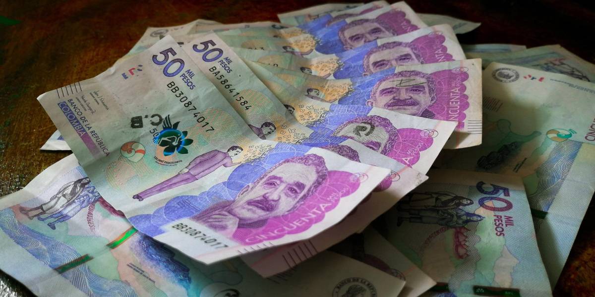 La devaluación del peso colombiano atrae a compradores ecuatorianos