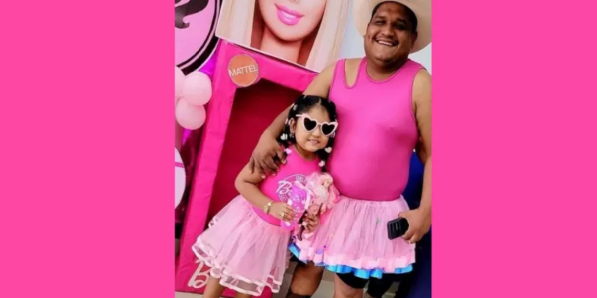 El papá mexicano que se viralizó por ir vestido de rosado a ver Barbie con su hija de 5 años