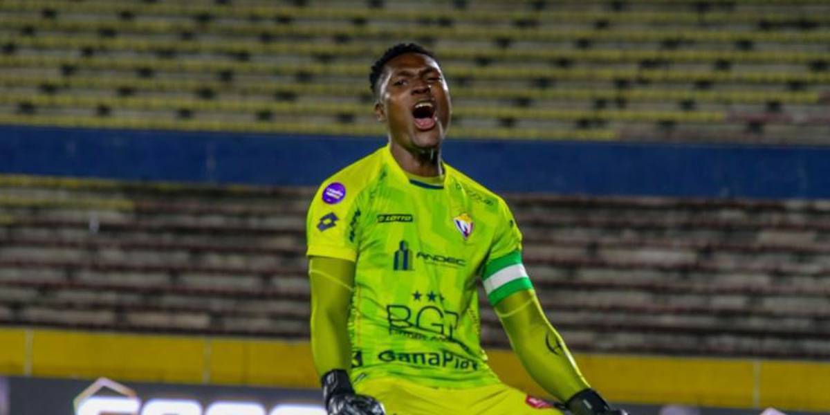 El Nacional planea vender a David Cabezas para estabilizar su economía