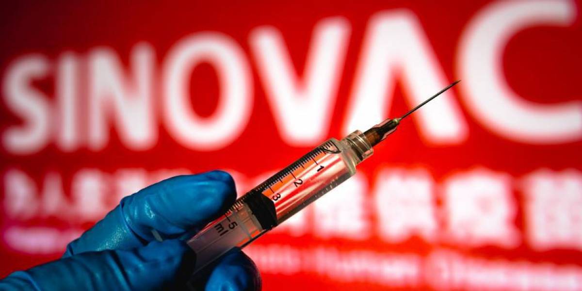 Sinovac se instalará en Ecuador para producir vacunas