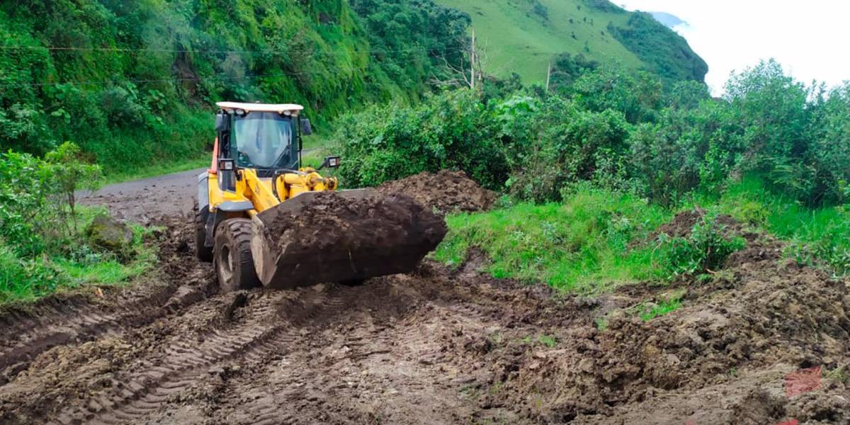 Chimborazo: lluvias provocan deslizamiento de tierra y aluvión en Alausí