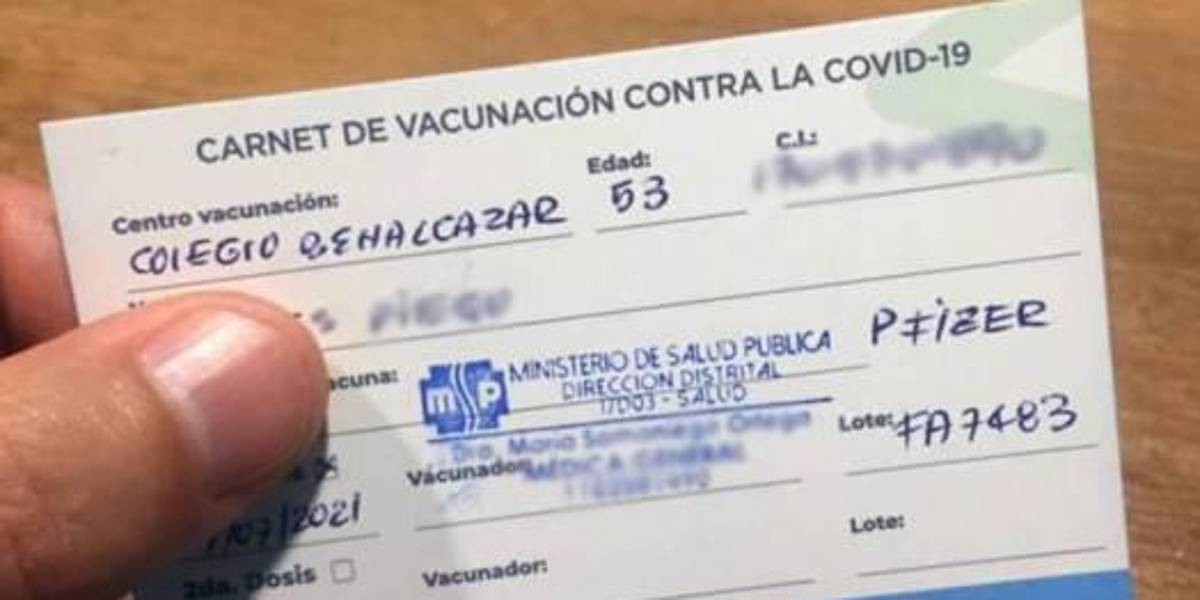 En Facebook se ofrecen falsos carnés de vacunación desde 10 dólares