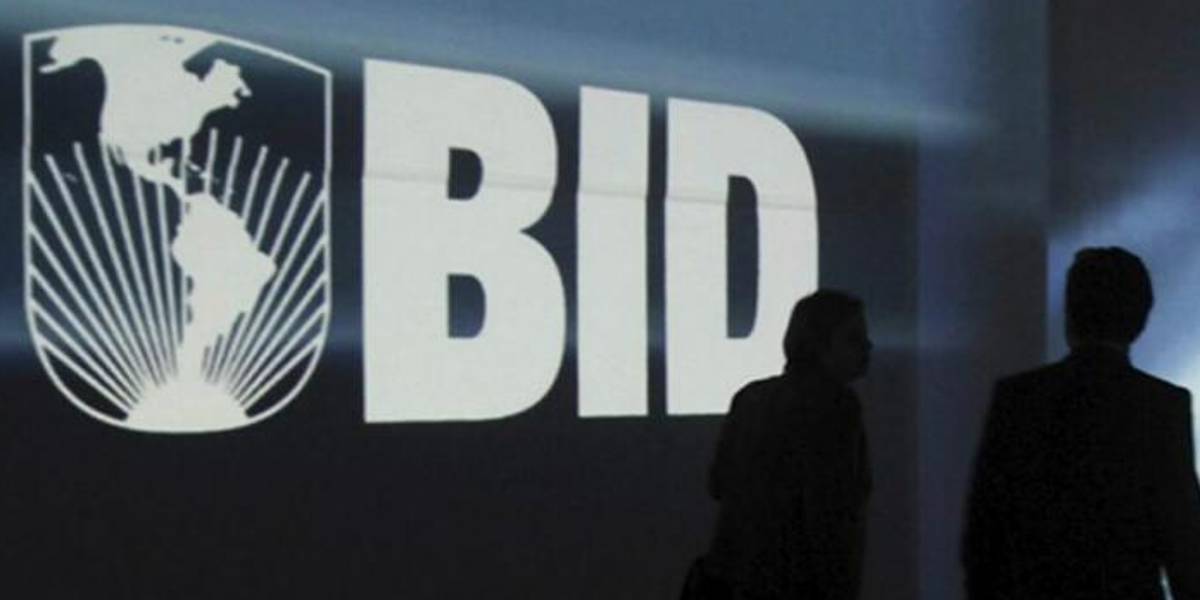 El BID aprueba crédito de 500 millones de dólares para transición energética en Ecuador