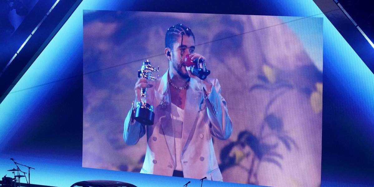Bad Bunny, mejor artista del año en los premios VMA de MTV