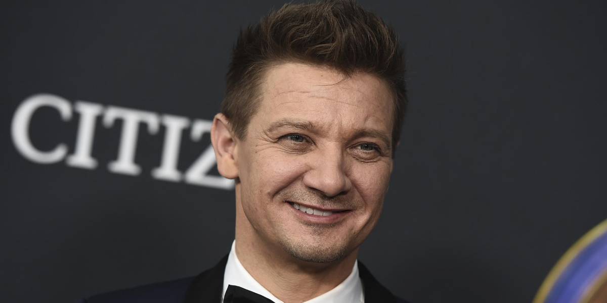 Jeremy Renner confirma que se fracturó más de 30 huesos en accidente