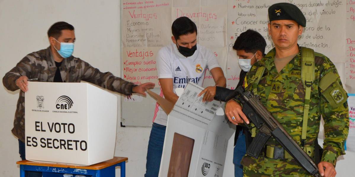 Elecciones Ecuador 2023: CNE pone a prueba su sistema informático en el segundo simulacro de los comicios