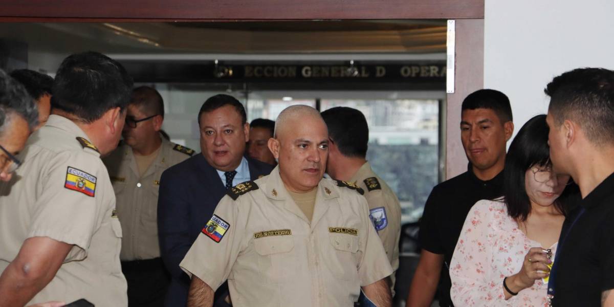 Fausto Salinas, comandante de la Policía, asegura que no fotografió el cuerpo de Fernando Villavicencio