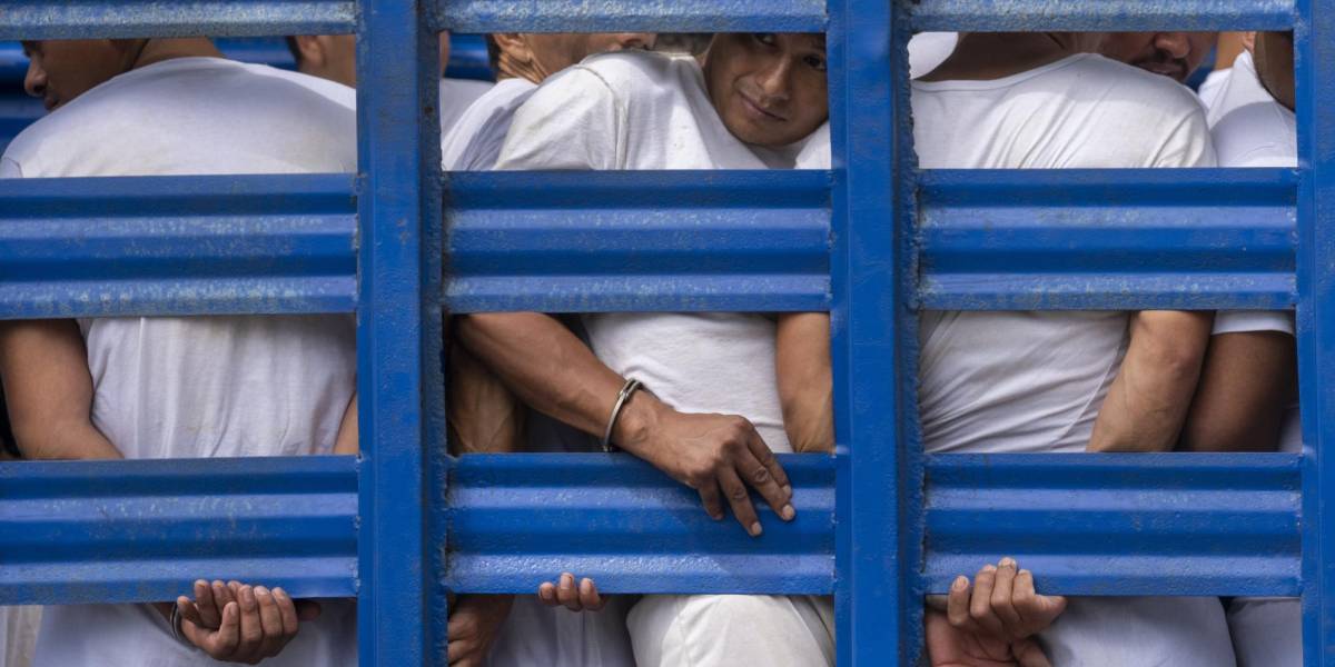 Incrementan muertes en cárceles de El Salvador con plan antipandillas de Bukele