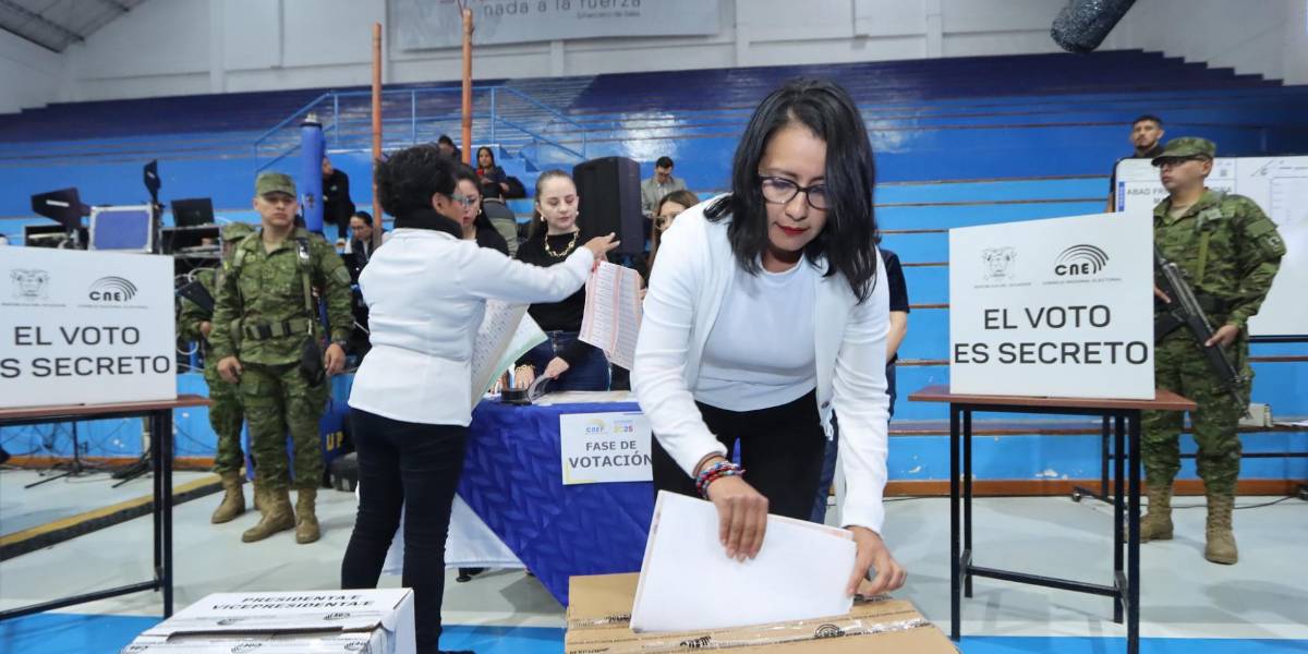 Elecciones Ecuador 2025 | ¿Qué debes llevar el día de la votación?