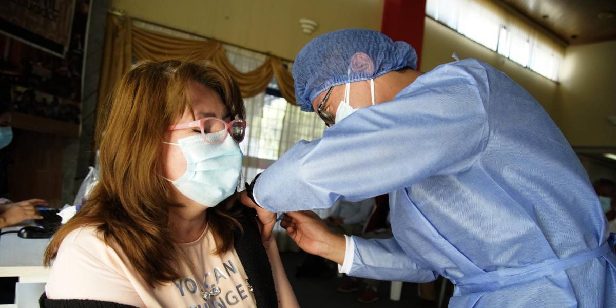 En Ecuador ya se está colocando la cuarta dosis de la vacuna contra el COVID-19