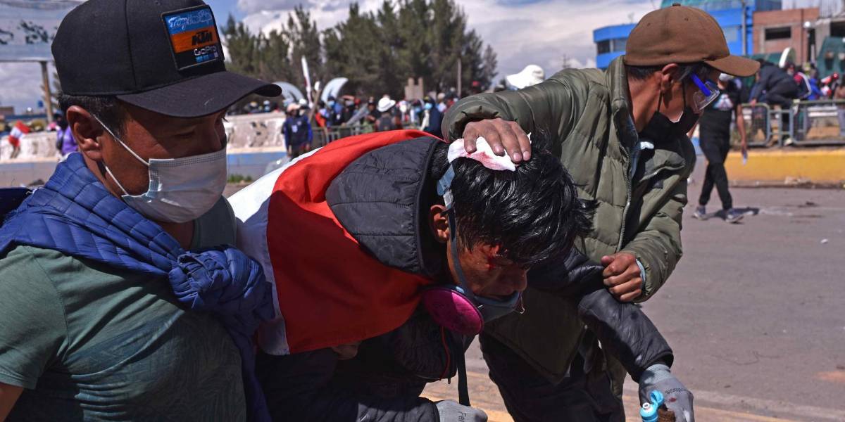 Mueren 17 manifestantes en la jornada más sangrienta de protestas en Perú
