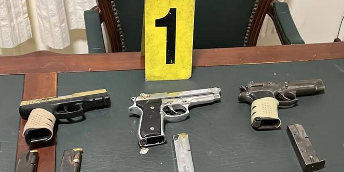 Manabí: decomisan pistolas, municiones y vehículos de una banda proveedora de armas a sicarios