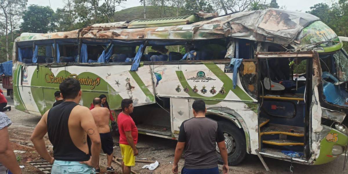 Fatal accidente en vía El Carmen-Chone, en Manabí