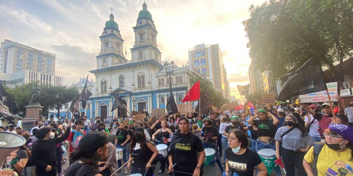 Día de la Mujer: feministas y sus simpatizantes podrán marchar en Guayaquil gracias a fallo judicial