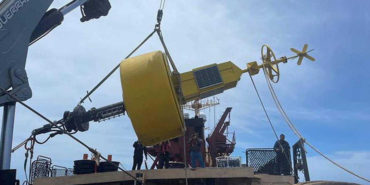 Ecuador instala en Galápagos su segunda boya oceanográfica para monitorear El Niño