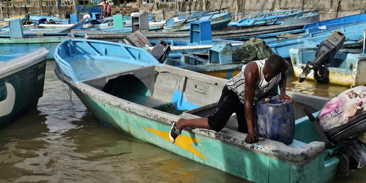 El Gobierno ha pagado más de USD 376 000 en bonos para afectados por derrame de crudo en Esmeraldas