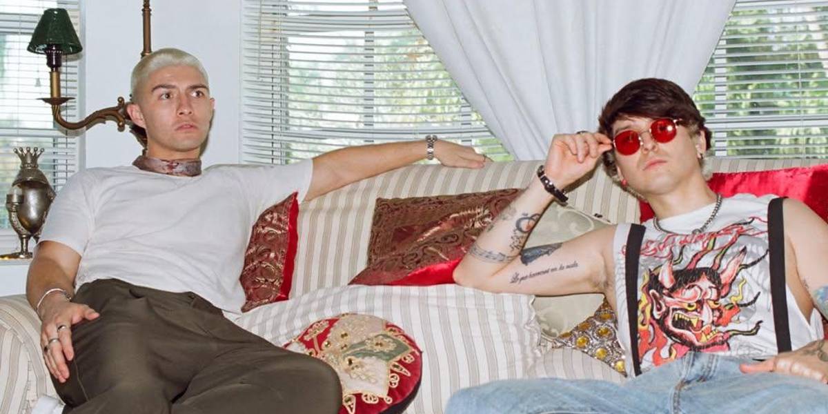 Alex Ponce y Christopher Vélez estrenan Ojitos Verdes