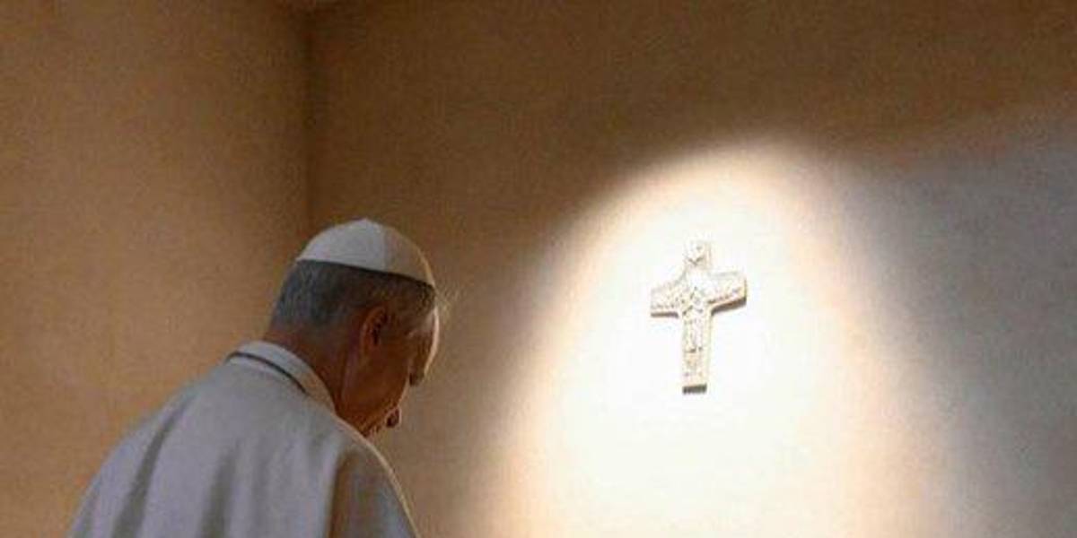 El papa León XIV visitó la tumba de Francisco en la basílica Santa María la Mayor