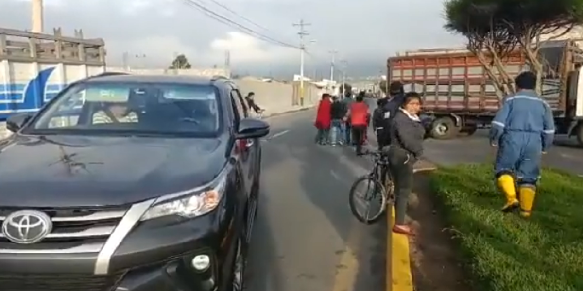 Fiscal de Cotopaxi es retenido por manifestantes de Saquisilí