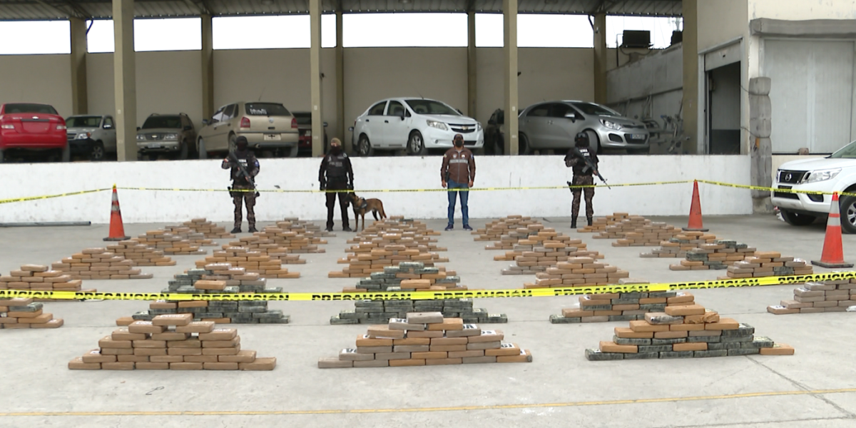 Incautan en Guayaquil 1,6 toneladas de cocaína que iba a Países Bajos