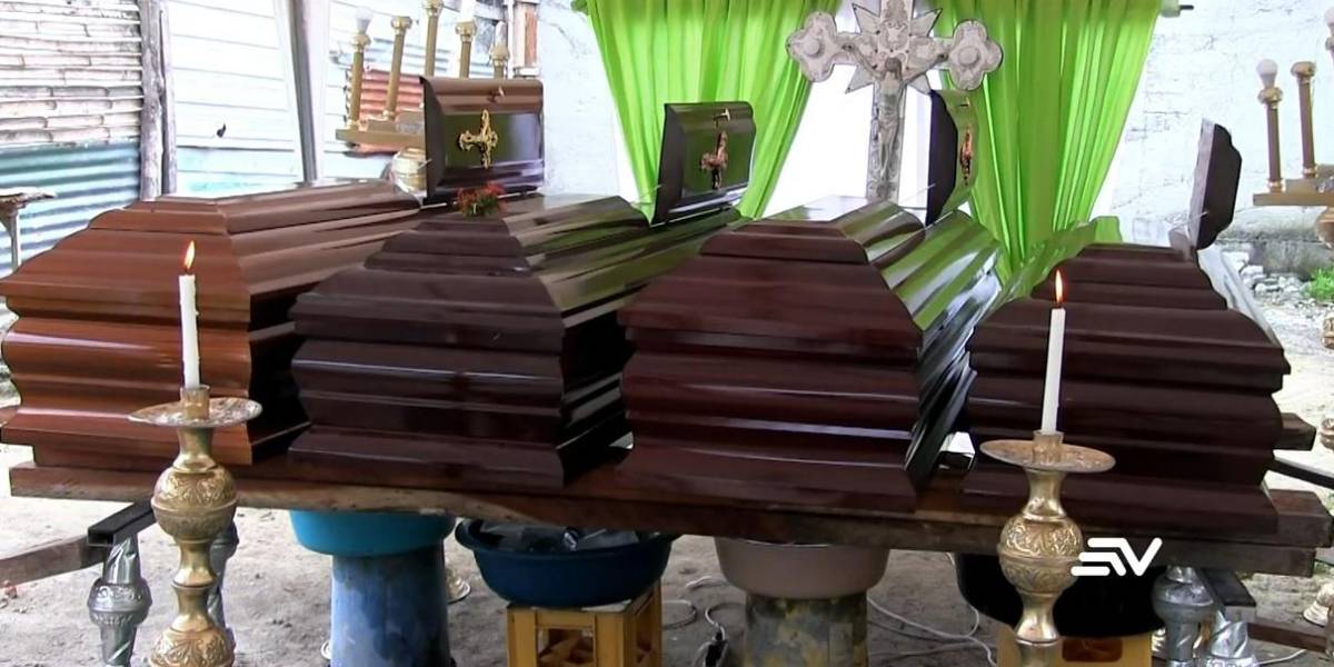 Habitantes de Esmeraldas realizan colecta para poder sepultar a víctimas de sicarios