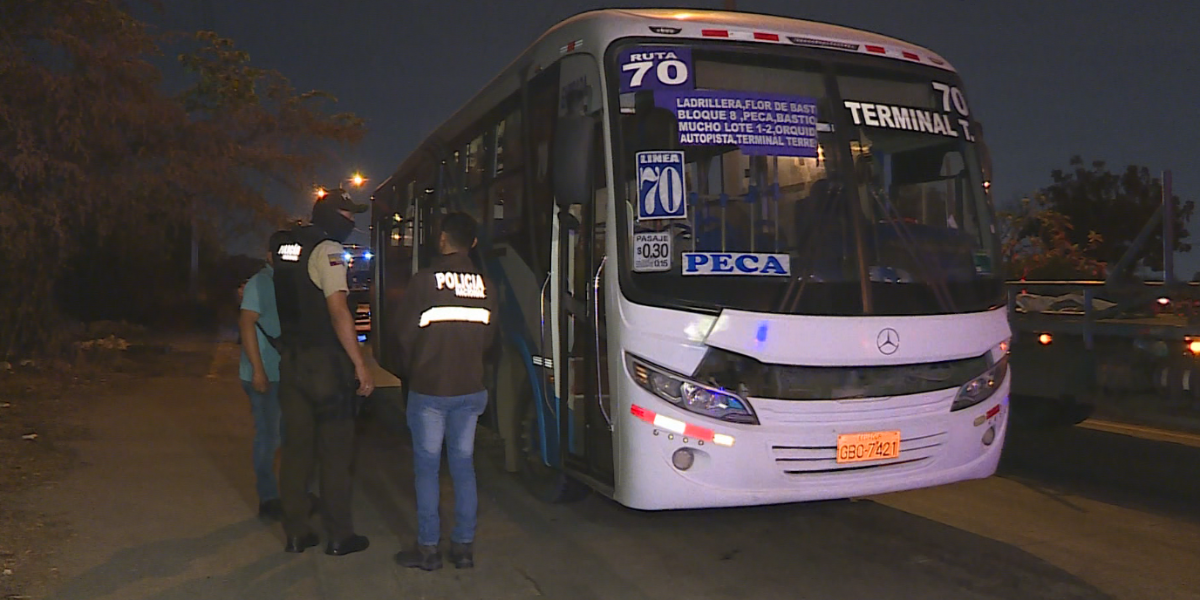 Guayaquil: balacera dentro de un bus de la línea 70 deja dos heridos