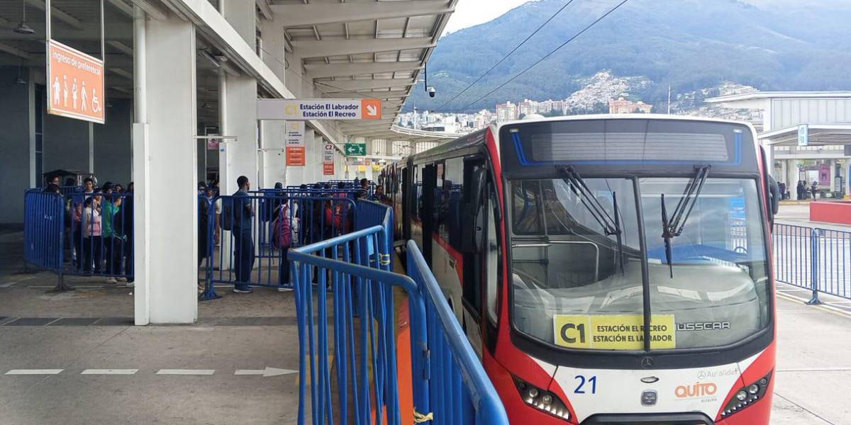 Quito | La ruta del Trolebús se modifica hasta el 13 de abril por trabajos de soterramiento