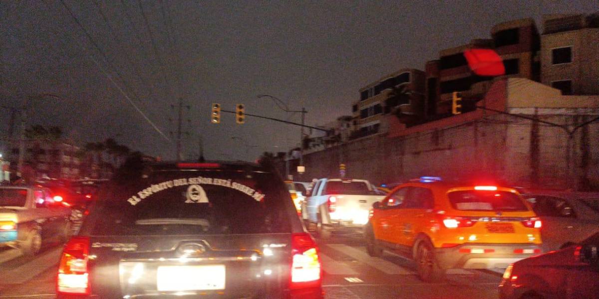 Barrios de Guayaquil, Daule y Samborondón, sin energía eléctrica