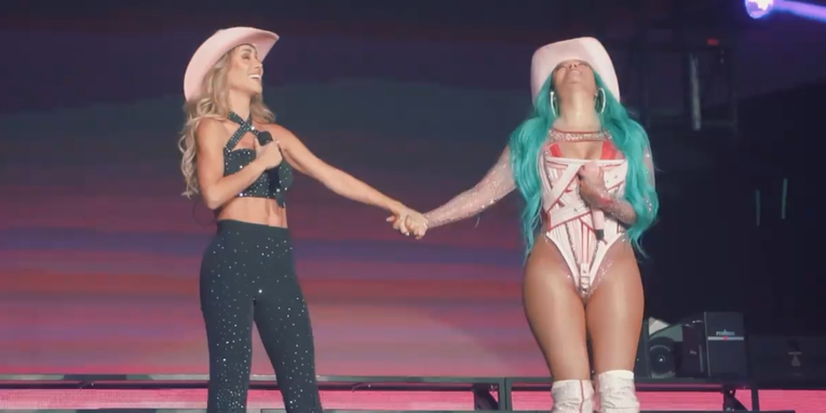 Karol G hace regresar a Anahí a los escenarios tras 11 años de ausencia