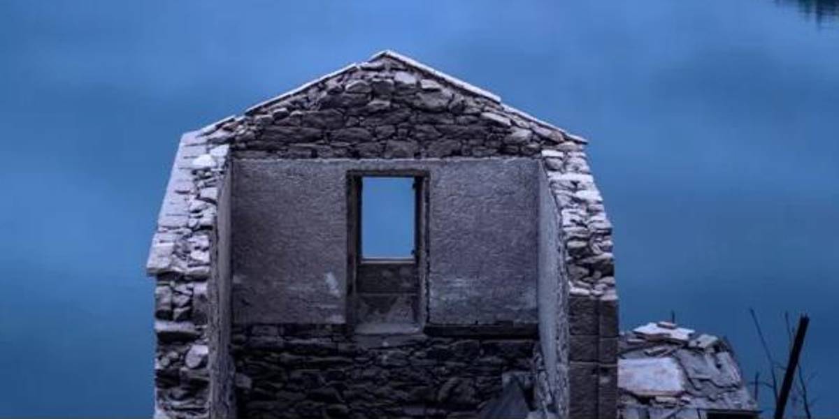 El pueblo fantasma en España que emergió del agua después de tres décadas
