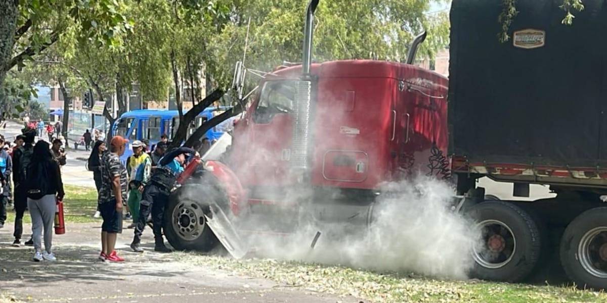 Quito: un choque múltiple en Quitumbe deja dos muertos y varios heridos de gravedad