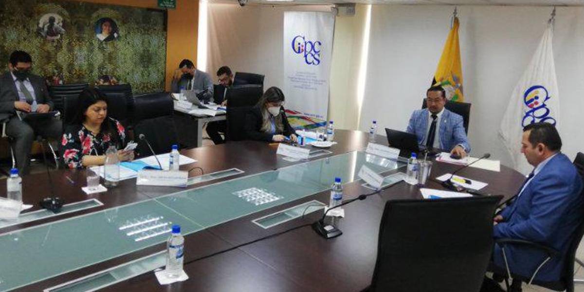 Fiscalía investiga posible usurpación de mando en el CPCCS