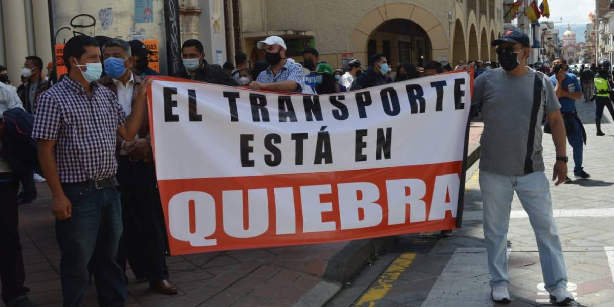 Transportistas de Cuenca y Guayaquil piden a municipios que incrementen el precio de los pasajes