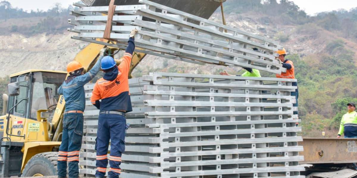 Ecuador registra más contratos, pero también más despidos en 2025