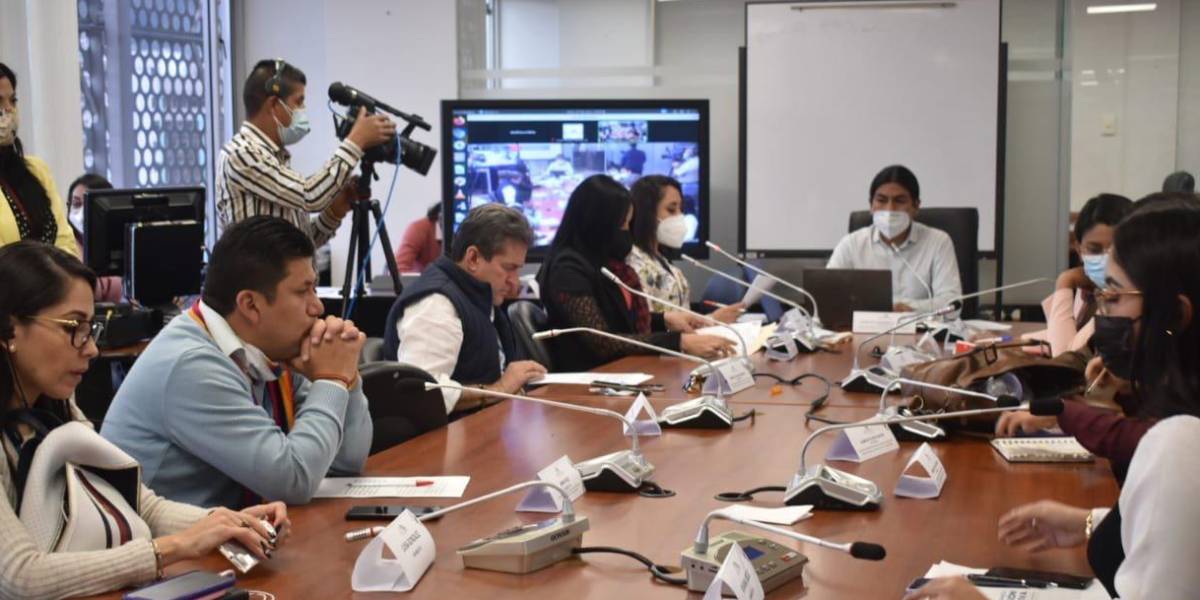 Comisión legislativa espera aprobar este viernes el informe sobre el caso Papeles de Pandora