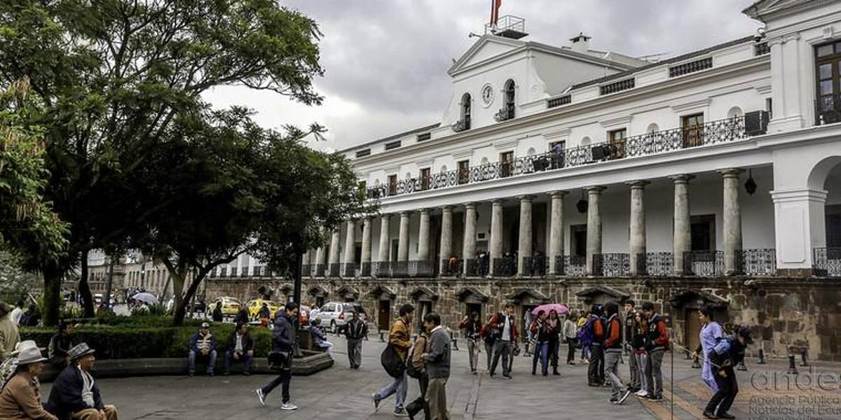 El riesgo país de Ecuador baja a 733 puntos, el nivel más bajo desde febrero de 2022