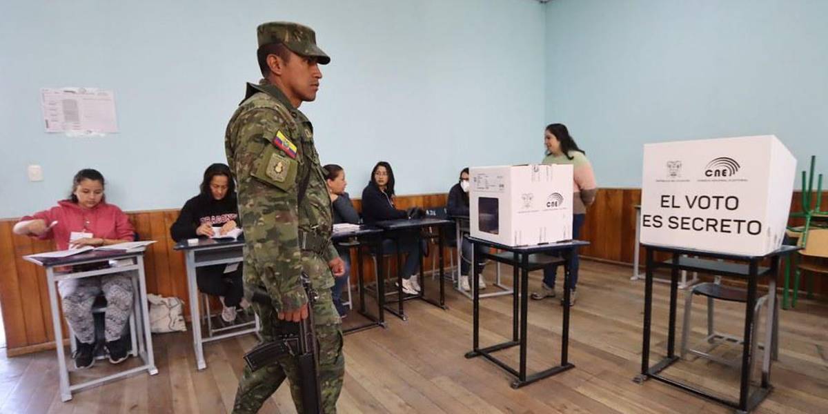 El CNE denuncia retrasos y disminución de recursos para la consulta popular