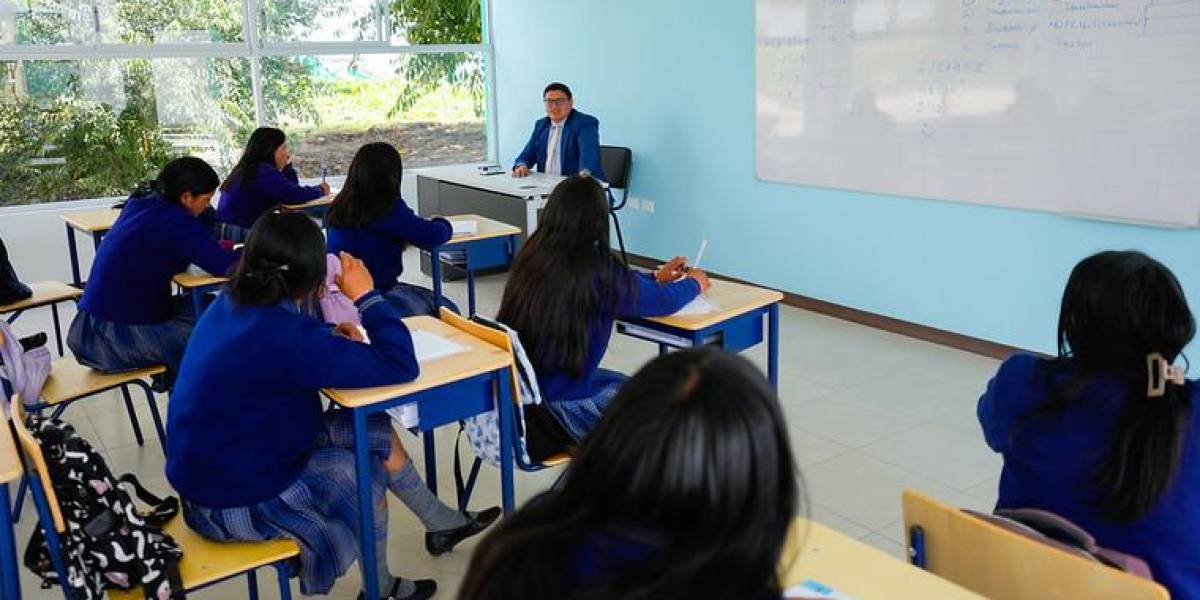 Los profesores de Ecuador no podrán grabar ni publicar imágenes de estudiantes sin consentimiento firmado
