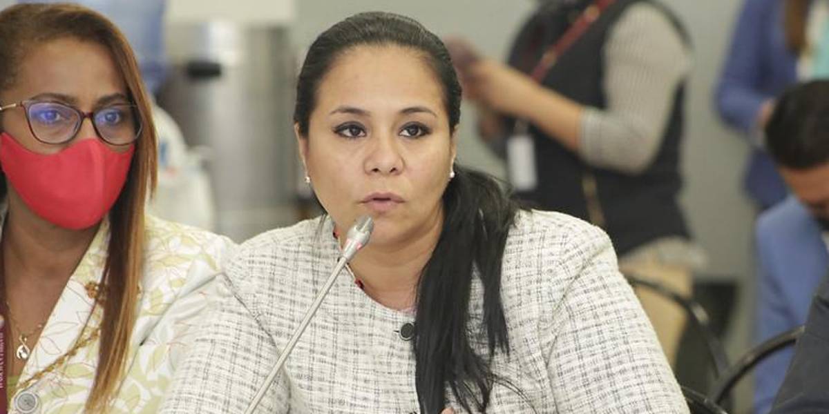 Exasistente de Bella Jiménez asegura que entregó dinero para una cirugía de la asambleísta