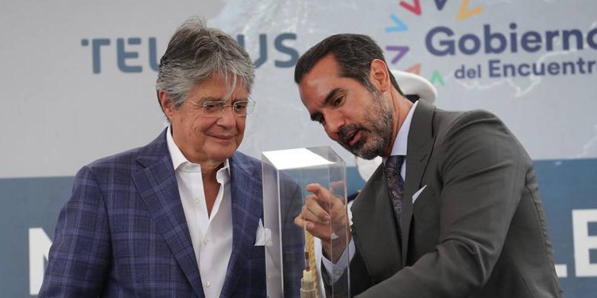 Ecuador enciende el cuarto cable submarino que lo conectará con Guatemala, Perú y Chile