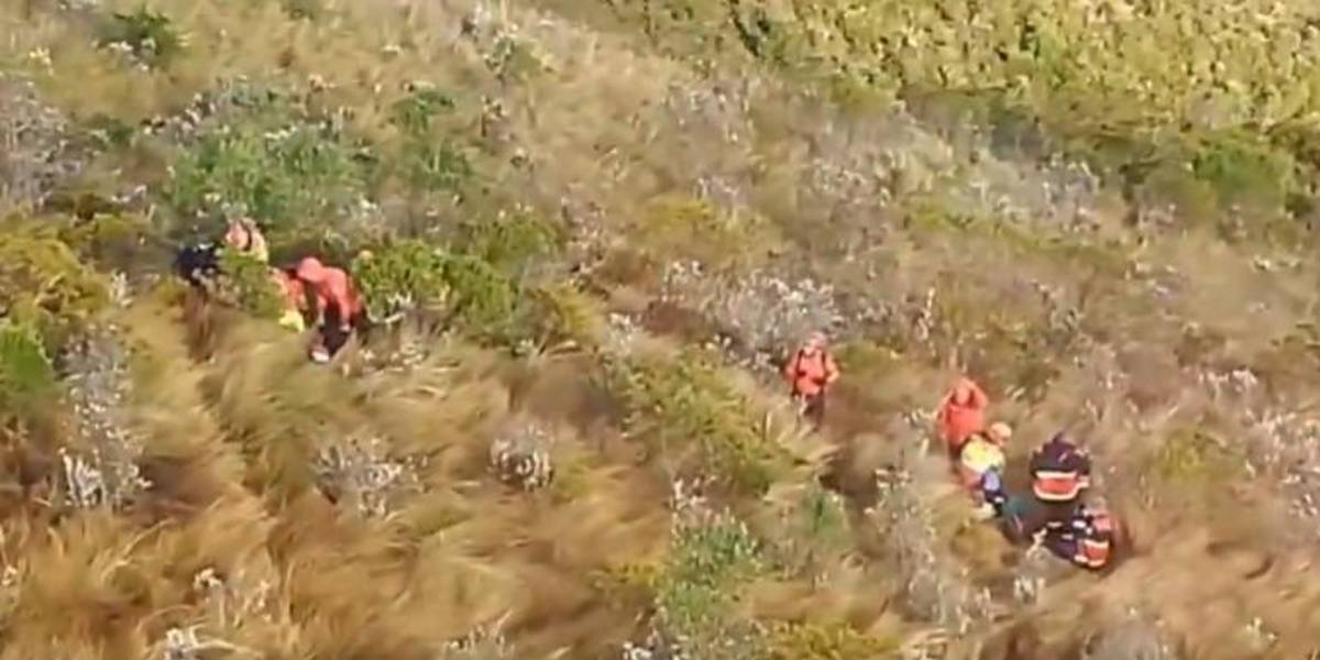 Cinco excursionistas fueron rescatados en el Pasochoa, en el sureste de Quito, luego de que uno de ellos cayera por la ladera