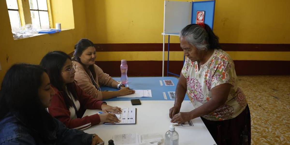 Guatemala cumple con normalidad su jornada electoral de elecciones presidenciales