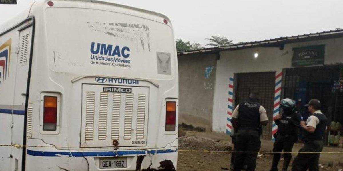 Guayaquil: disparan contra unidad móvil de la Policía, en Nueva Prosperina
